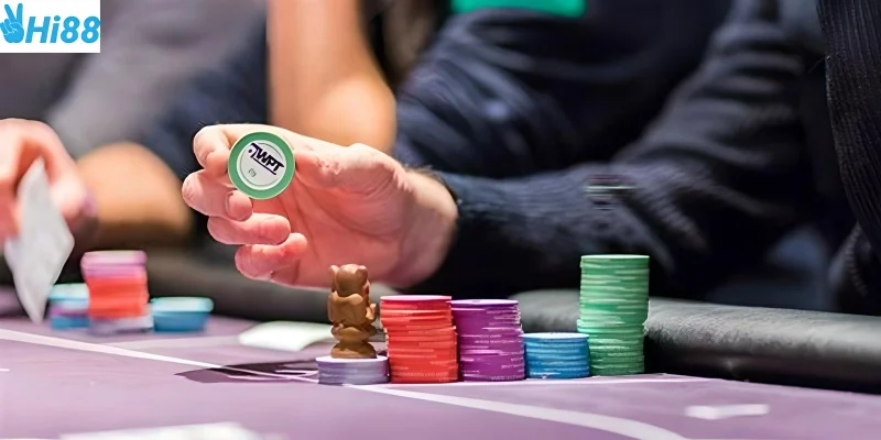 Poker luôn thu hút được lượng lớn khách hàng của Hi88